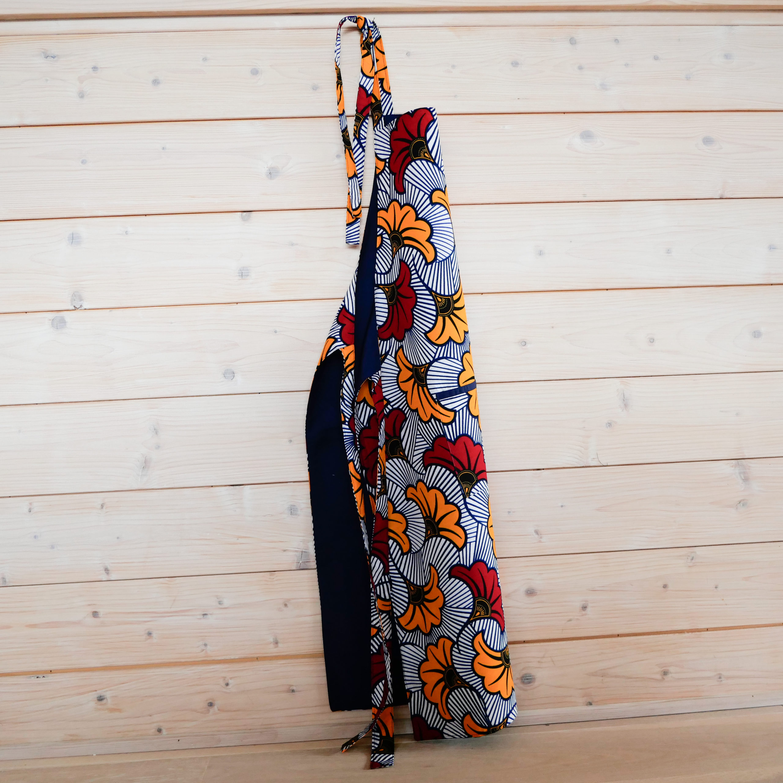 Tablier adulte Fleurs de mariage rouges